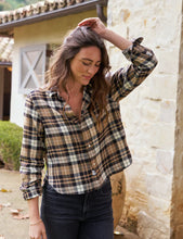 Load image into Gallery viewer, Frank & Eileen Silvio in Sand, Camel and Black Plaid