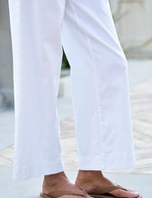 Load image into Gallery viewer, F&E Wexford Wide-Leg Linen Pant in White