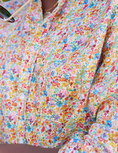 Load image into Gallery viewer, Eileen Classic Linen  in Tiny Floral