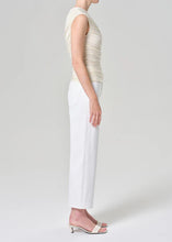 Load image into Gallery viewer, AGOLDE Harper Crop Jean in Sour Cream