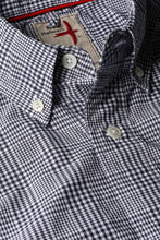 Load image into Gallery viewer, Relwen Men's Graph Plaid in Dark Navy/White Basket