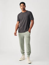 Load image into Gallery viewer, Faherty Men's Sunwashed Pocket Tee in Washed Black