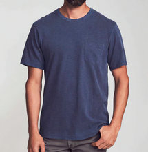 Load image into Gallery viewer, Faherty Men's Sunwashed Pocket Tee in Dune Navy