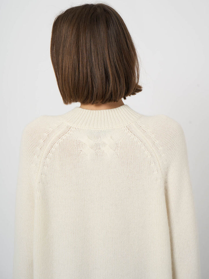 Repeat Chunky Cashmere Sweater with Asymmetric Hem Cream