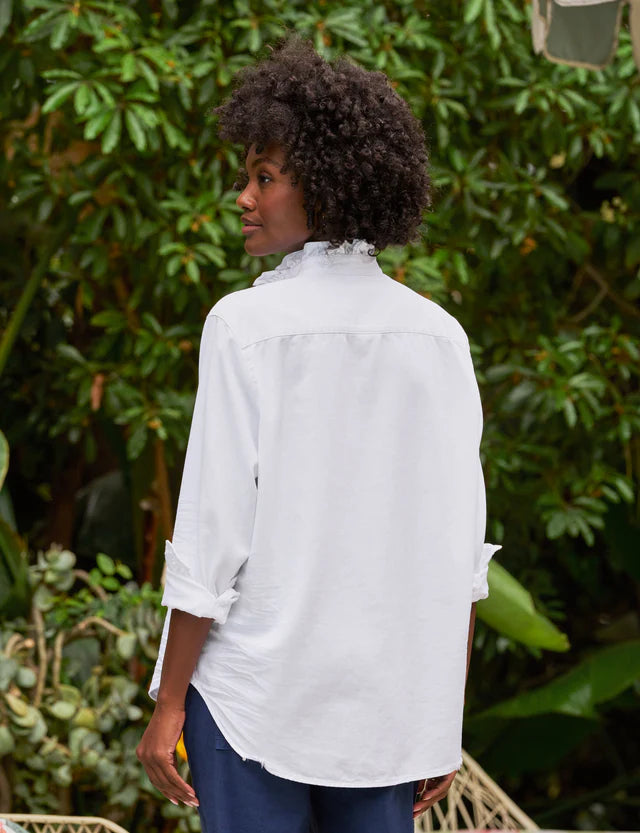 Frank &amp; Eileen Eileen Ruffle Collar Button-Up In White