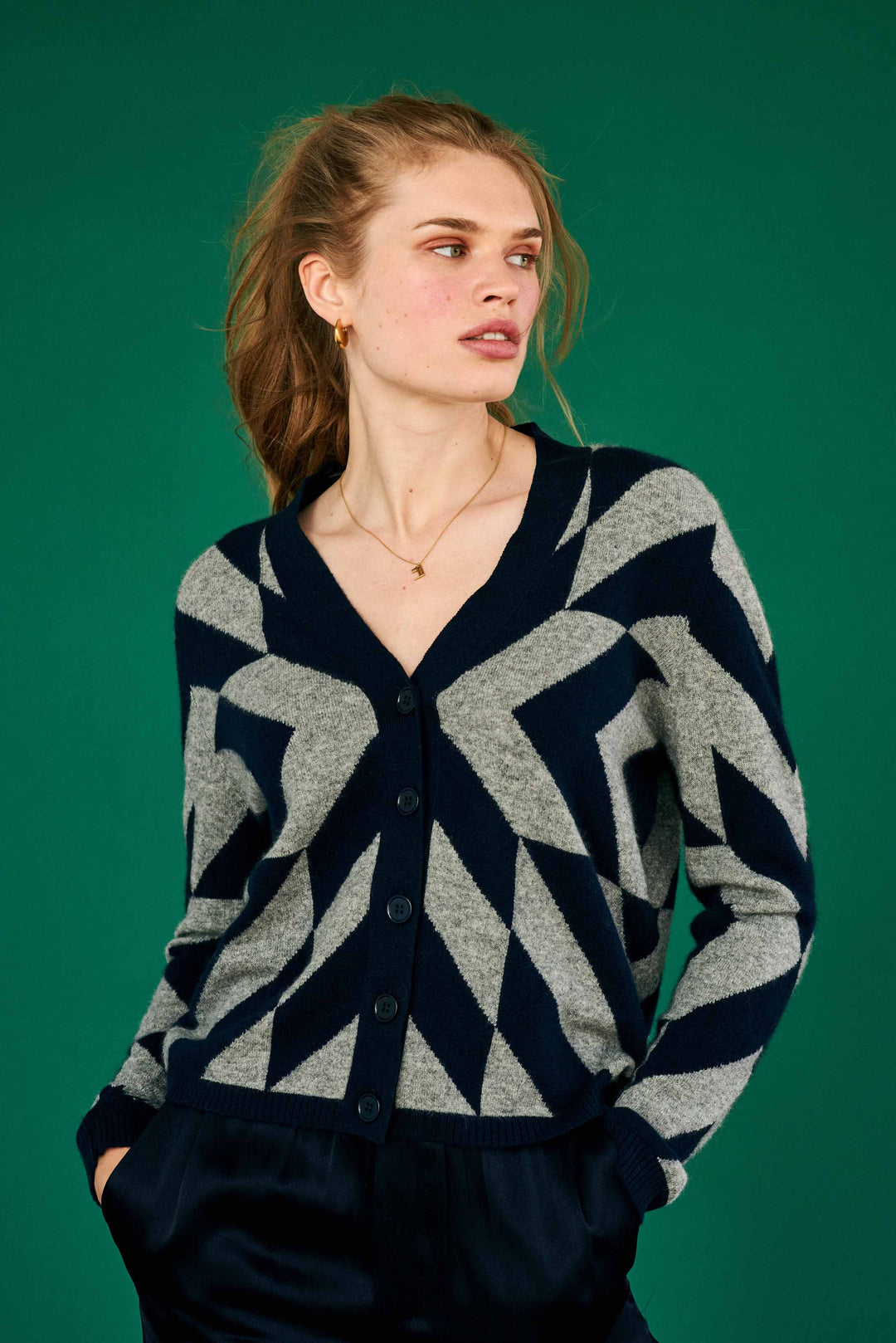 Jumper 1234 Cashmere Dazzle Cardigan in Navy and Mid Grey