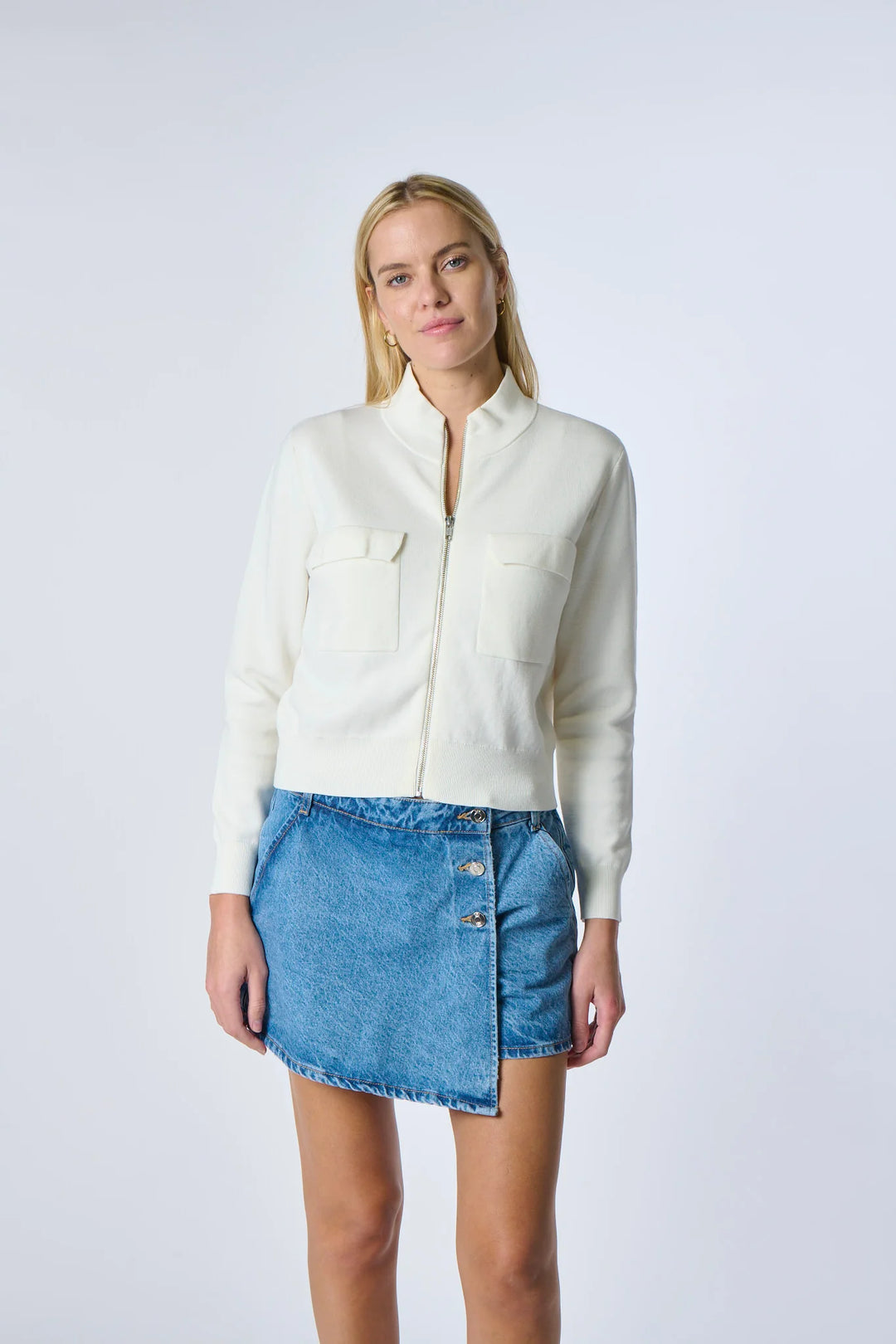 Kokun Cropped Jacket In White