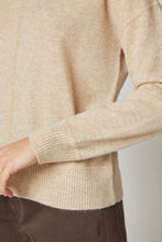 Load image into Gallery viewer, Kokun Crew with Lurex Coverstitch
