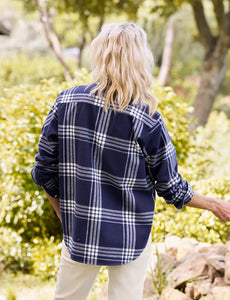 Eileen Relaxed Linen Button-Up in Navy/White Plaid