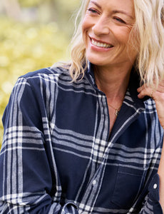 Eileen Relaxed Linen Button-Up in Navy/White Plaid