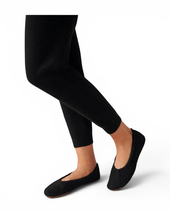 White + Warren Cashmere Ballet Slipper In Black