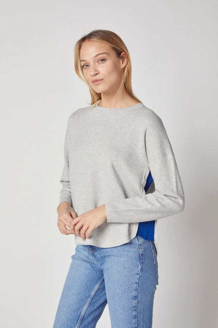 Kokun Shirttail Hem Pullover In Grey/Cobalt