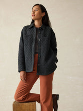 Load image into Gallery viewer, Faherty Epic Quilted Fleece Shirt Jacket in Black Heather
