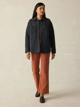 Load image into Gallery viewer, Faherty Epic Quilted Fleece Shirt Jacket in Black Heather
