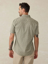 Load image into Gallery viewer, Faherty SS Breeze Shirt in Sundried Sage Emblem
