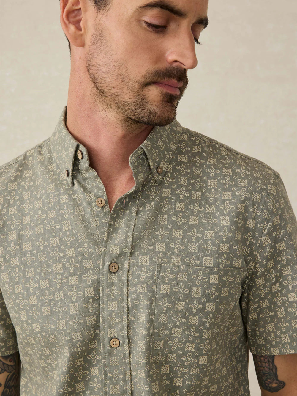 Faherty Ss Breeze Shirt In Sundried Sage Emblem