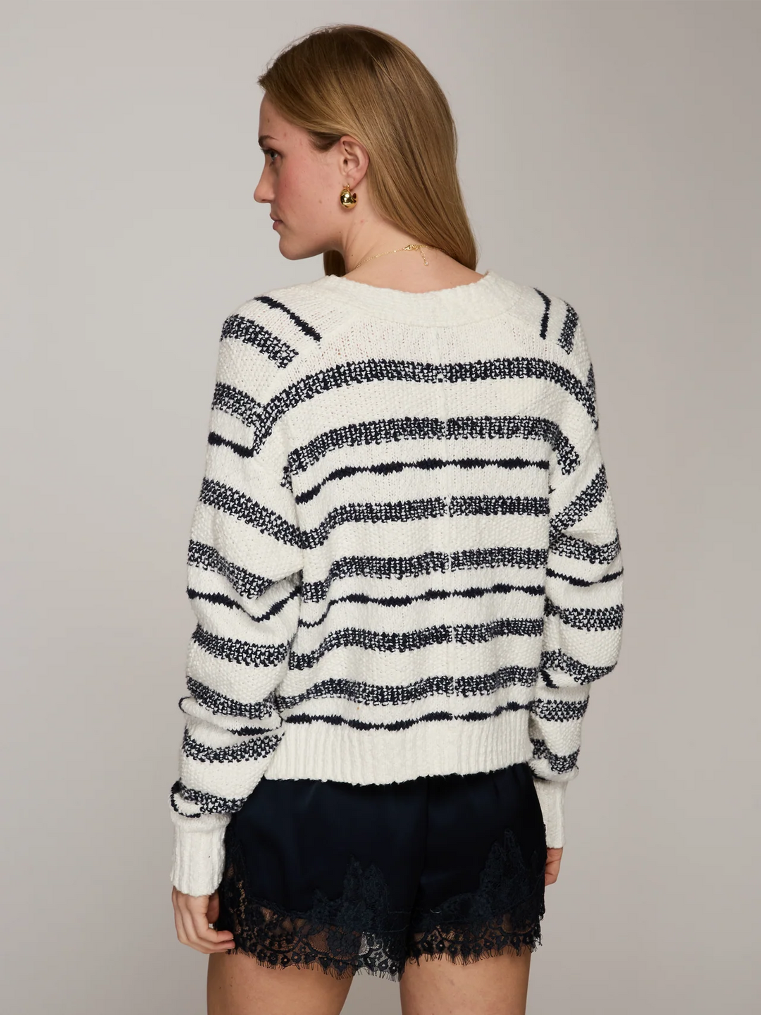 Autumn Cashmere Cropped V Neck Cardigan In White/Navy