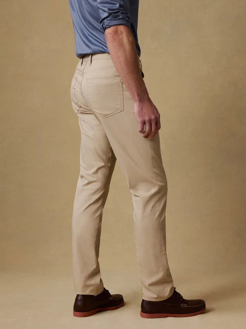 Faherty Men Movement 5-Pocket Pant In Island West Khaki