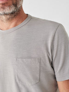 Faherty Men's Sunwashed Pocket Tee in Wind Grey